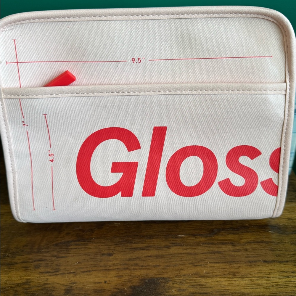 Glossier  The Beauty Bag LG